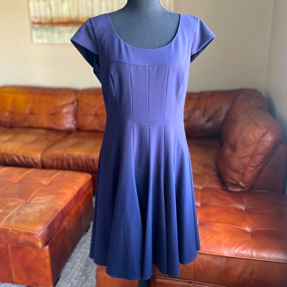Calvin Klein • Midi Navy Blue Short Sleeve Formal Dress - Picture 4 of 9